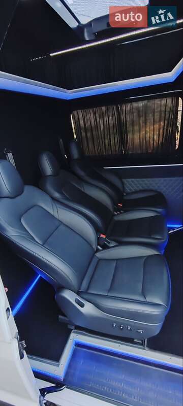 Вантажопасажирський фургон Volkswagen Crafter 2019 в Бродах