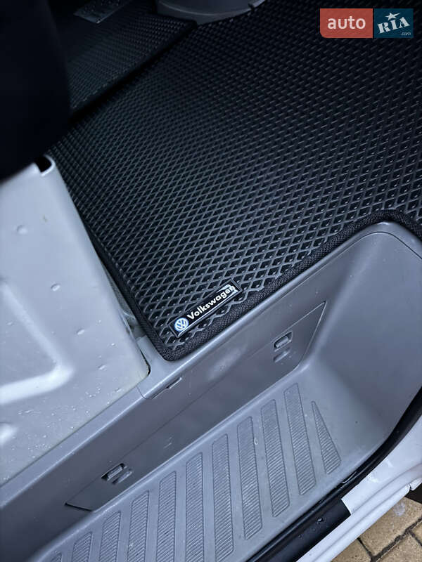 Вантажний фургон Volkswagen Crafter 2011 в Тячеві фото 48 Вантажний фургон Volkswagen Crafter 2011 в Тячеві