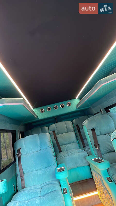 Мінівен Volkswagen Crafter 2020 в Києві