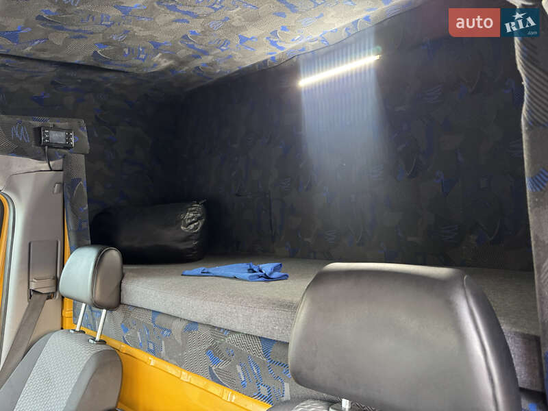 Автовоз Volkswagen Crafter 2012 в Ровно