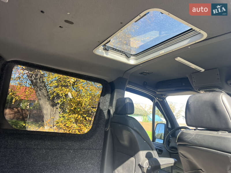 Грузовой фургон Volkswagen Crafter 2013 в Черновцах