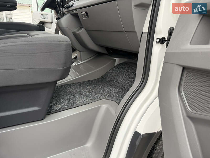 Вантажопасажирський фургон Volkswagen Crafter 2020 в Рівному