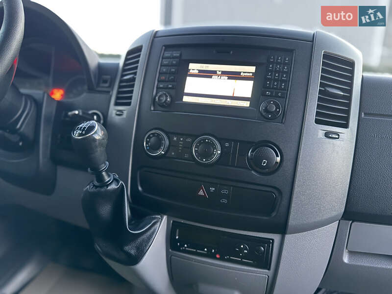 Грузовой фургон Volkswagen Crafter 2015 в Луцке