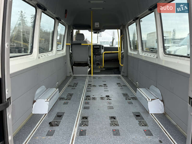 Туристический / Междугородний автобус Volkswagen Crafter 2010 в Староконстантинове