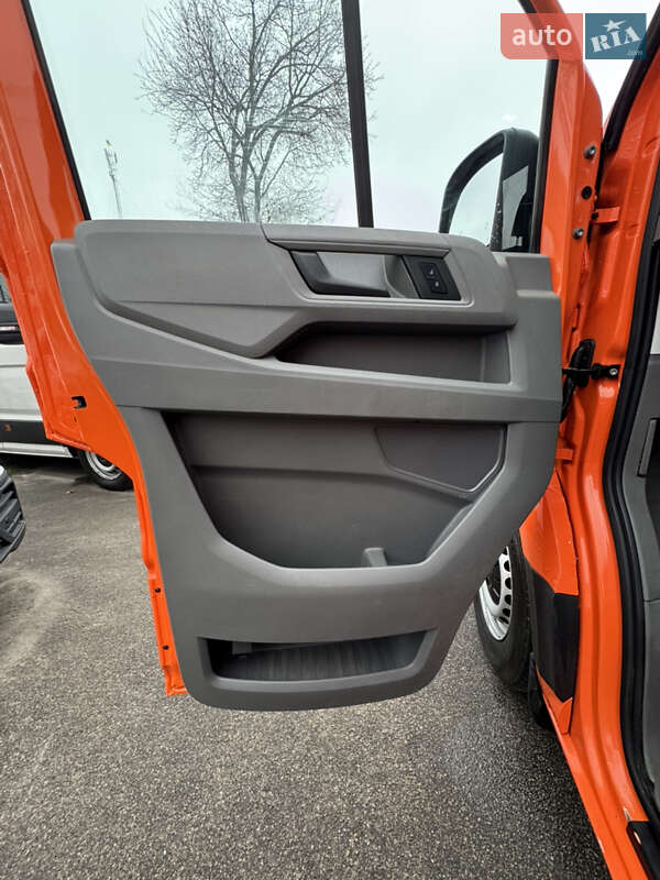 Вантажопасажирський фургон Volkswagen Crafter 2018 в Києві