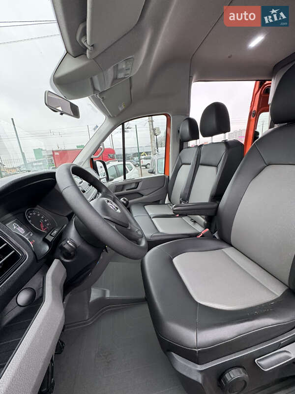 Вантажопасажирський фургон Volkswagen Crafter 2018 в Києві