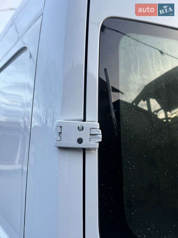 Вантажний фургон Volkswagen Crafter 2012 в Іршаві фото 21 Вантажний фургон Volkswagen Crafter 2012 в Іршаві