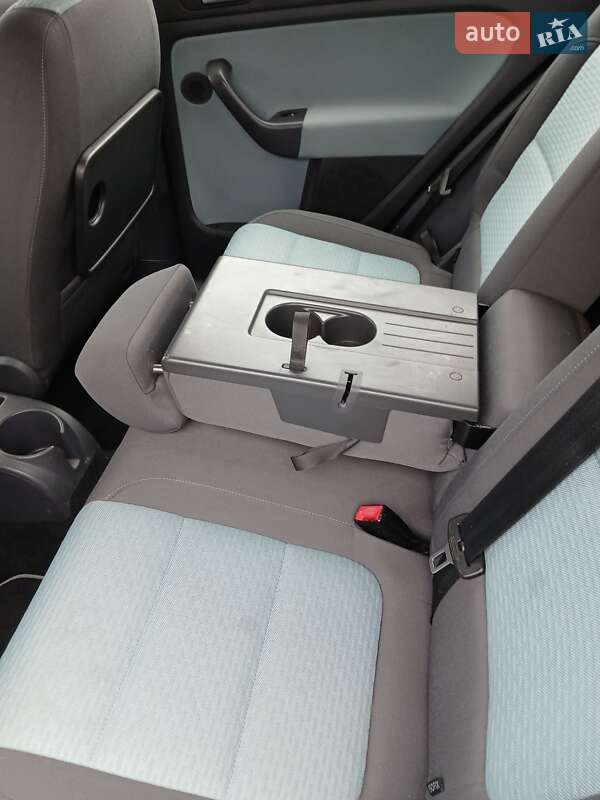 Хэтчбек Volkswagen Cross Golf Plus 2008 в Полтаве фото 2 Хэтчбек Volkswagen Cross Golf Plus 2008 в Полтаве