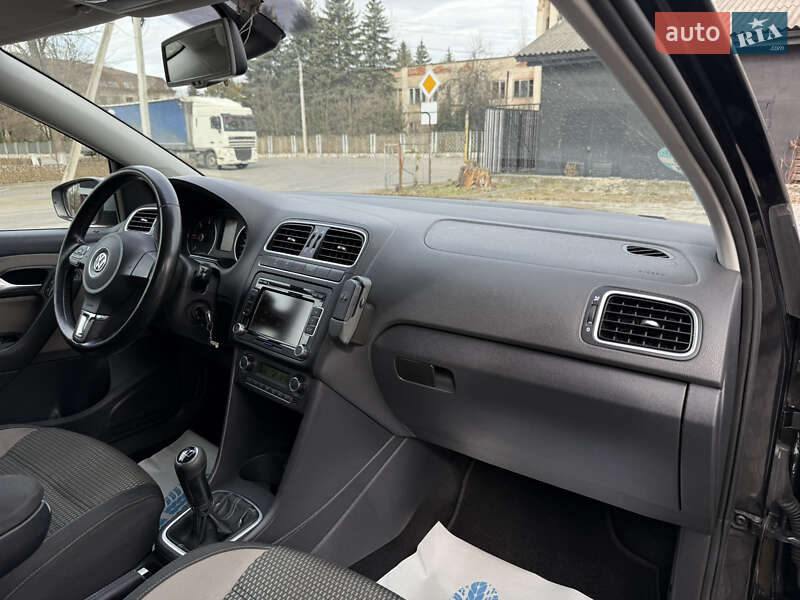 Хэтчбек Volkswagen Cross Polo 2012 в Тячеве