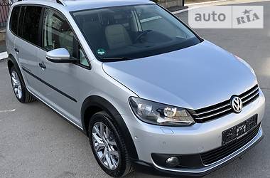 Минивэн Volkswagen Cross Touran 2015 в 
