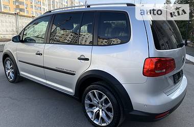 Минивэн Volkswagen Cross Touran 2015 в 