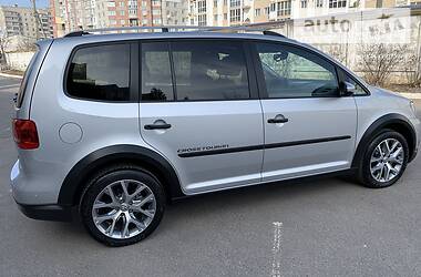 Минивэн Volkswagen Cross Touran 2015 в 