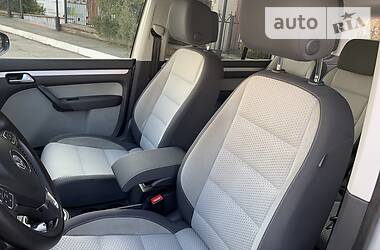 Минивэн Volkswagen Cross Touran 2015 в 
