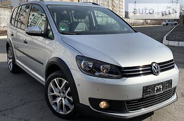 Минивэн Volkswagen Cross Touran 2015 в 