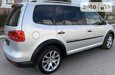 Минивэн Volkswagen Cross Touran 2015 в 