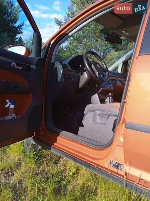Мінівен Volkswagen Cross Touran 2007 в Луцьку фото 17 Мінівен Volkswagen Cross Touran 2007 в Луцьку