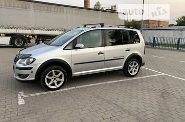 Минивэн Volkswagen Cross Touran 2007 в Нововолынске