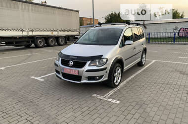 Мінівен Volkswagen Cross Touran 2007 в Нововолинську