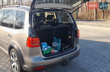 Мінівен Volkswagen Cross Touran 2011 в Хотині