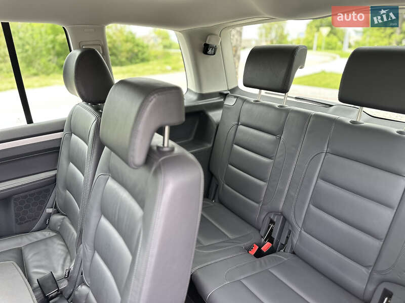 Минивэн Volkswagen Cross Touran 2010 в Староконстантинове