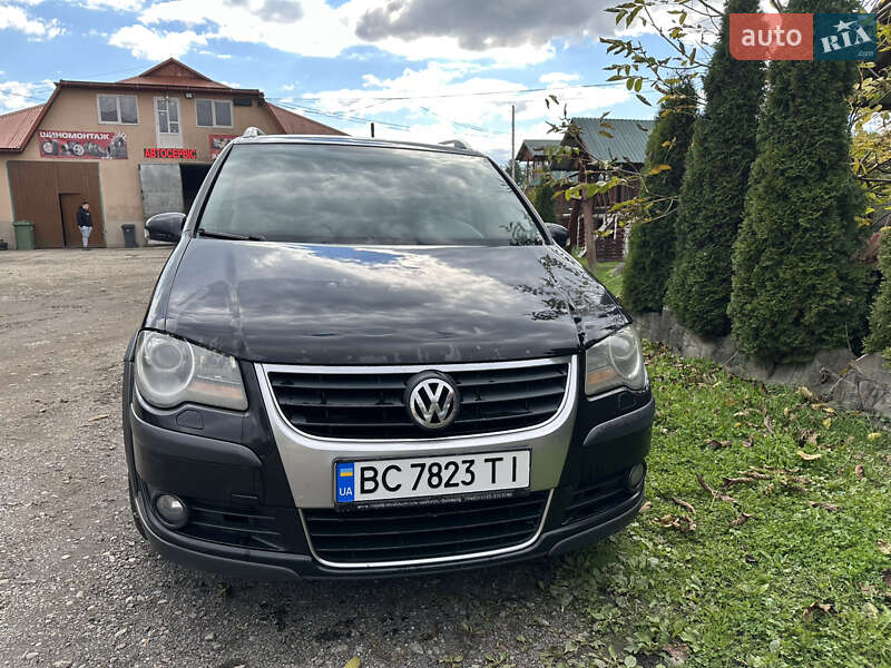 Минивэн Volkswagen Cross Touran 2007 в Жовкве