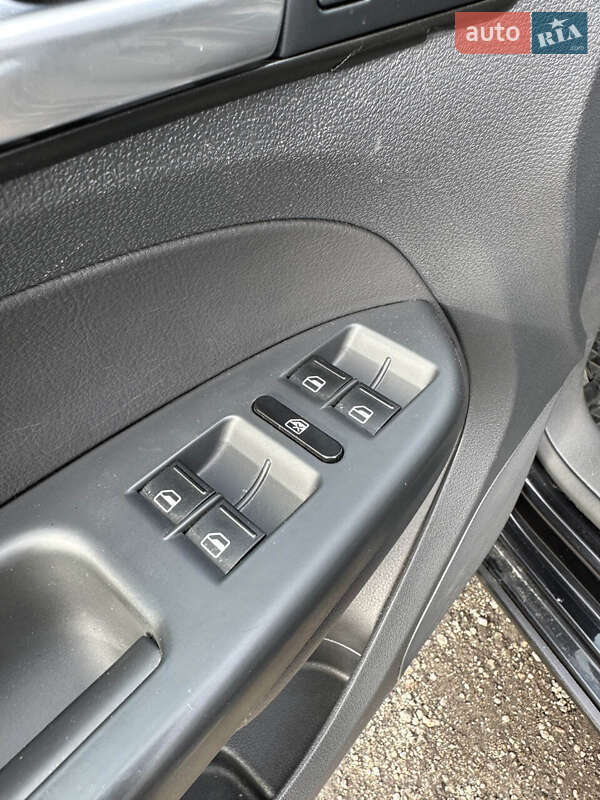 Мінівен Volkswagen Cross Touran 2009 в Білогородці