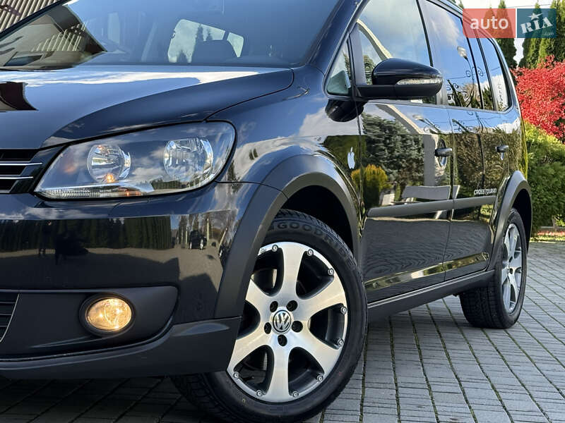 Мінівен Volkswagen Cross Touran 2011 в Самборі