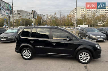 Мінівен Volkswagen Cross Touran 2007 в  фото 6 Мінівен Volkswagen Cross Touran 2007 в