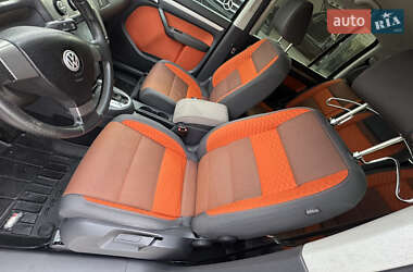Мінівен Volkswagen Cross Touran 2007 в  фото 24 Мінівен Volkswagen Cross Touran 2007 в