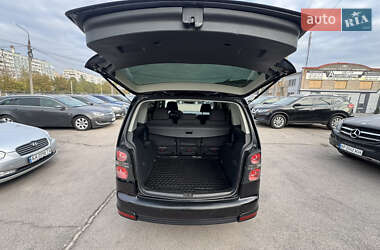 Мінівен Volkswagen Cross Touran 2007 в  фото 33 Мінівен Volkswagen Cross Touran 2007 в