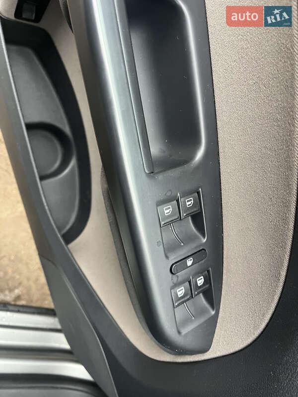 Минивэн Volkswagen Cross Touran 2008 в Ахтырке фото 35 Минивэн Volkswagen Cross Touran 2008 в Ахтырке