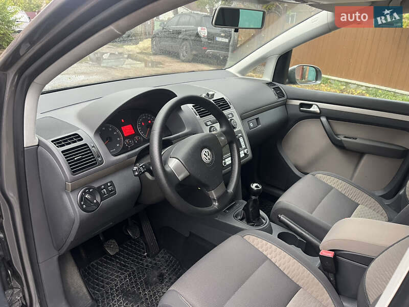 Минивэн Volkswagen Cross Touran 2008 в Ахтырке фото 39 Минивэн Volkswagen Cross Touran 2008 в Ахтырке