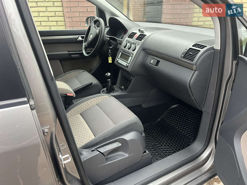 Минивэн Volkswagen Cross Touran 2008 в Ахтырке фото 55 Минивэн Volkswagen Cross Touran 2008 в Ахтырке