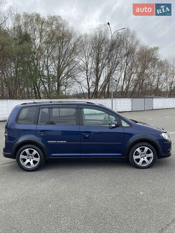 Минивэн Volkswagen Cross Touran 2008 в Киеве