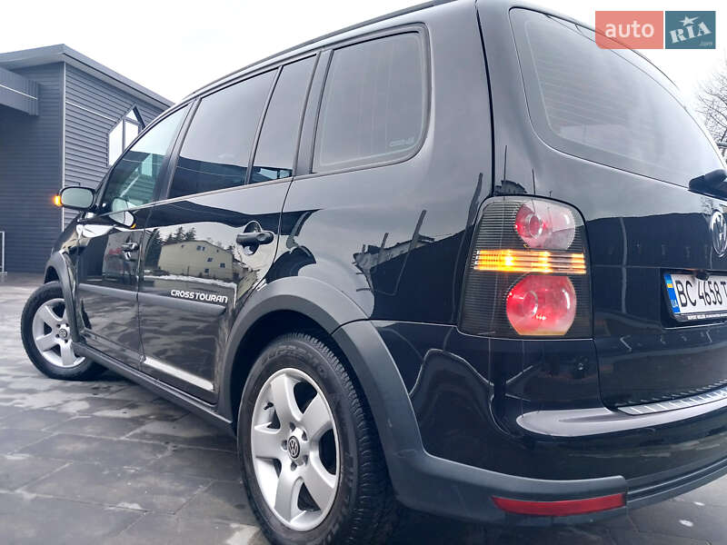 Минивэн Volkswagen Cross Touran 2008 в Самборе