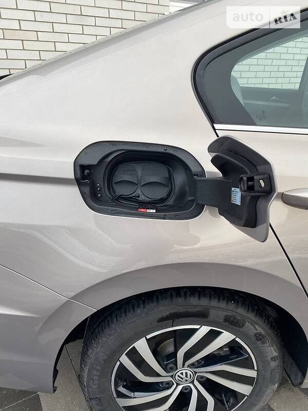 Седан Volkswagen e-Bora 2019 в Борисполе