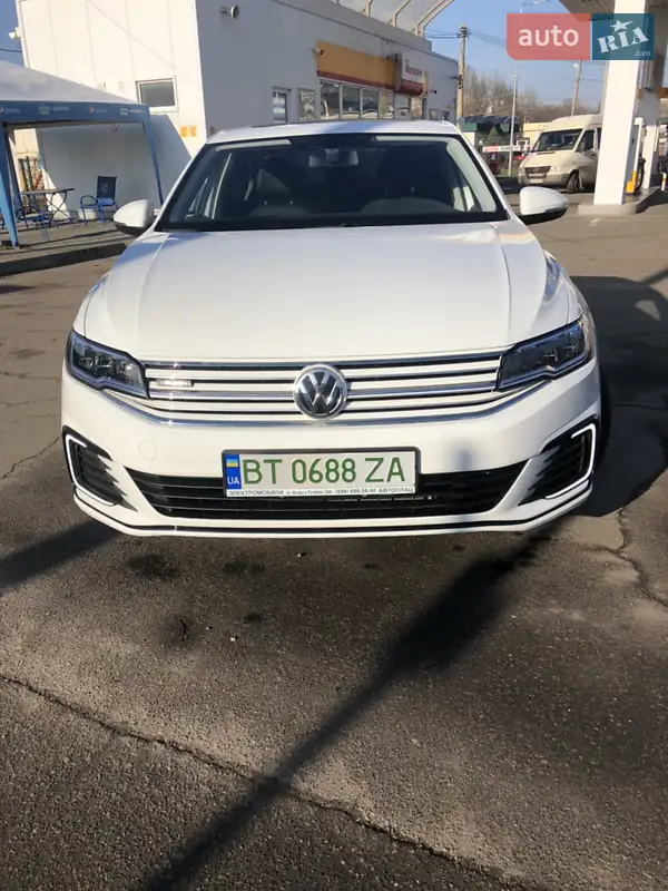 Седан Volkswagen e-Bora 2019 в 
