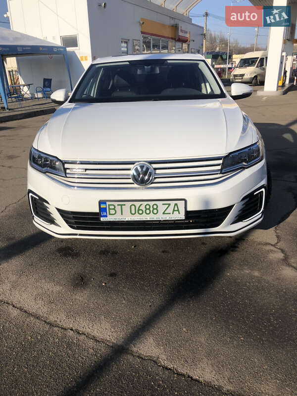 Volkswagen e-Bora 2019