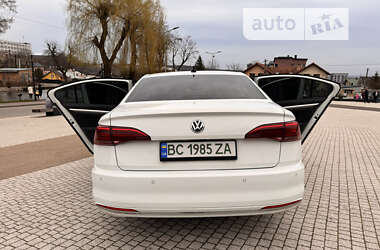 Седан Volkswagen e-Bora 2019 в Львове