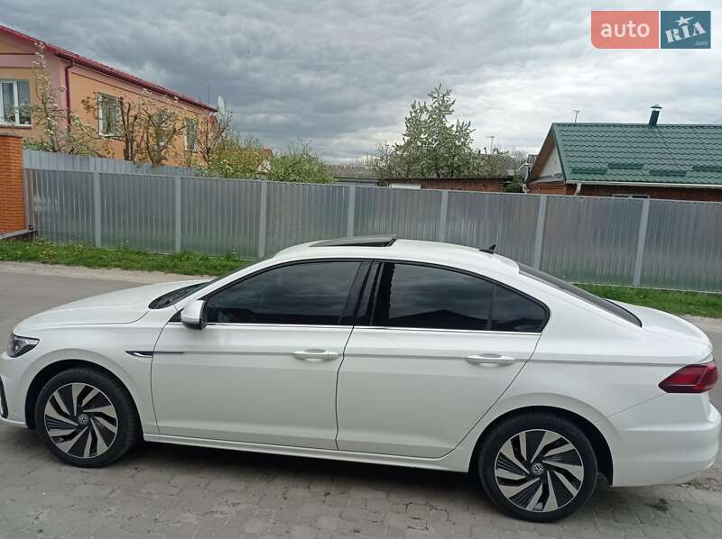 Volkswagen e-Bora 2019