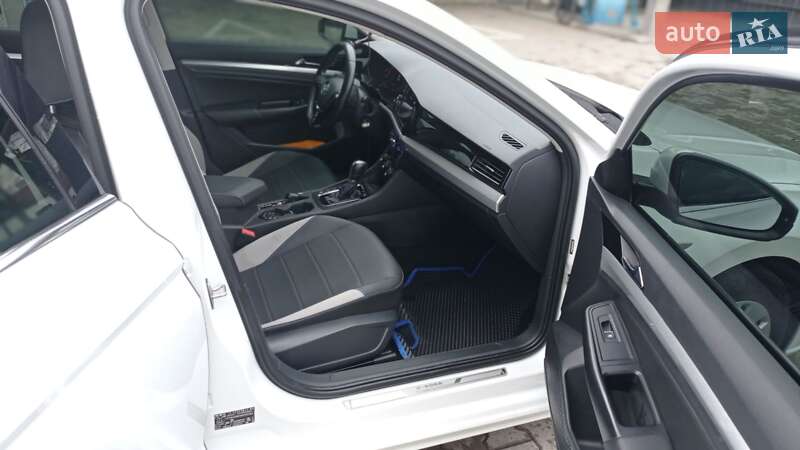 Седан Volkswagen e-Bora 2019 в Хмельницькому