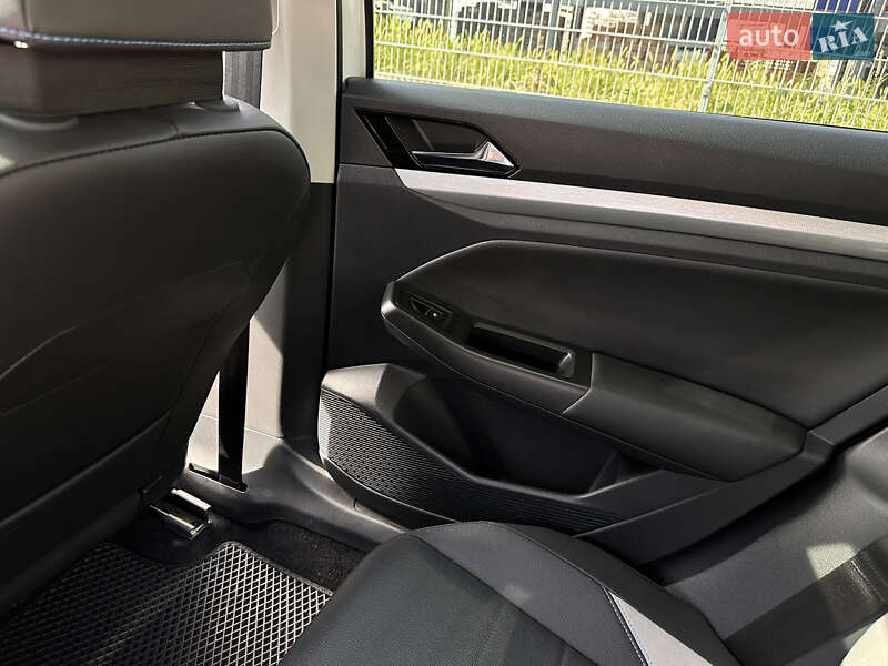 Седан Volkswagen e-Bora 2020 в Одесі