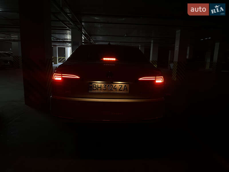 Седан Volkswagen e-Bora 2020 в Одесі