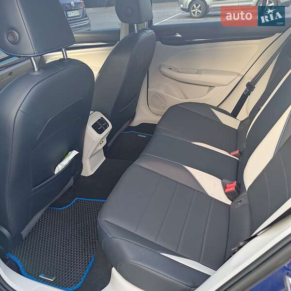 Седан Volkswagen e-Bora 2019 в Києві