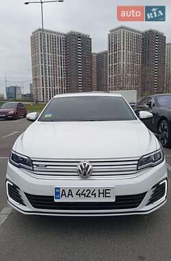 Седан Volkswagen e-Bora 2019 в 