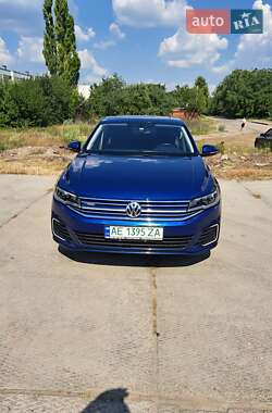 Седан Volkswagen e-Bora 2019 в 