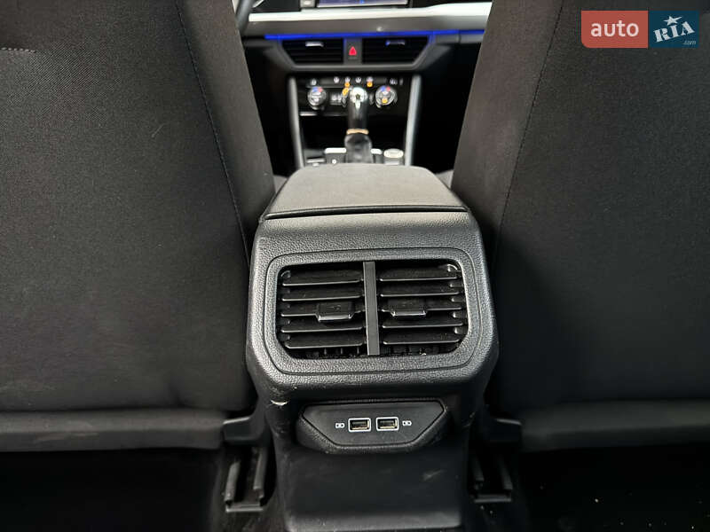 Седан Volkswagen e-Bora 2019 в Києві
