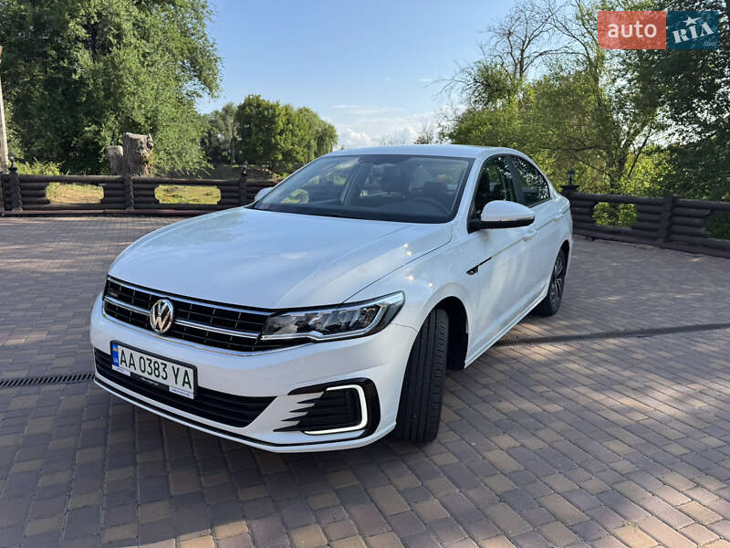 Volkswagen e-Bora 2020
