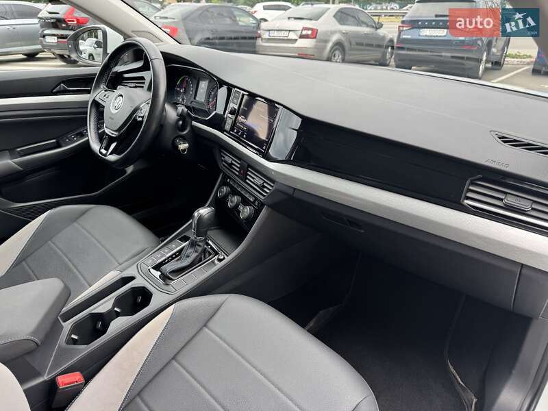 Седан Volkswagen e-Bora 2020 в Киеве