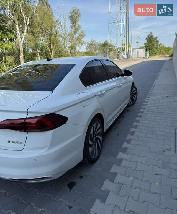 Седан Volkswagen e-Bora 2019 в Тернополе